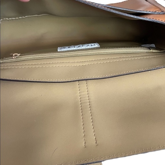 Mondani New York Faux Leather Camel Colored Shoulder Purse - Picture 4 of 11